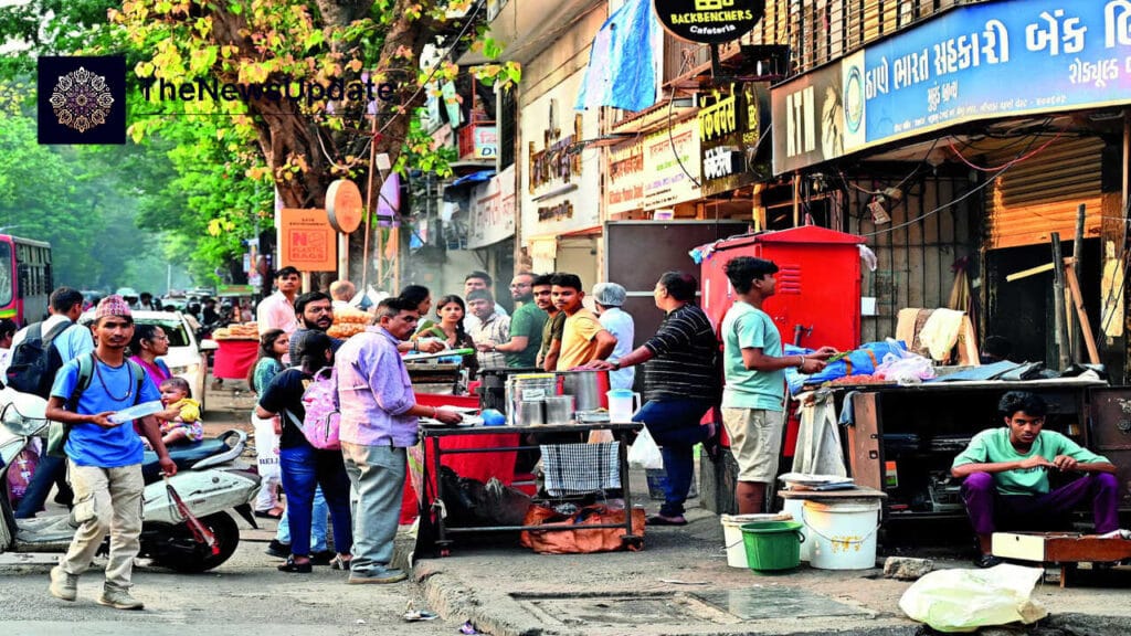 Sena Leader Dupes Pani Puri Seller of Rs 3 Lakh