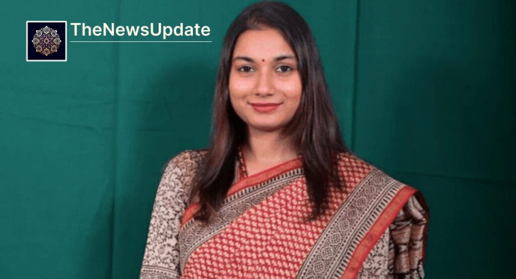 Shambhavi Chaudhary showing inked fingers after voting in Bihar elections