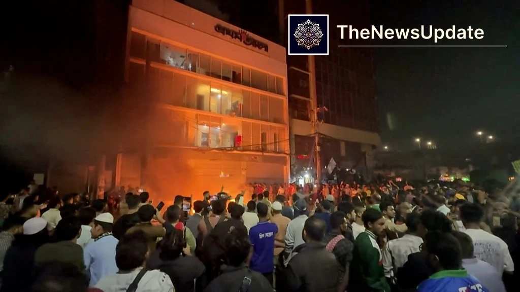 Protesters set fire to Bangladesh newspaper offices in Dhaka